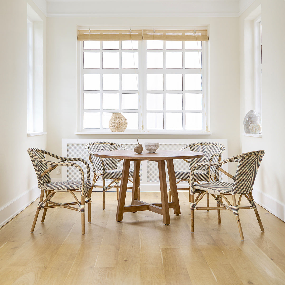 Aksel Teak Dining Table Ø120