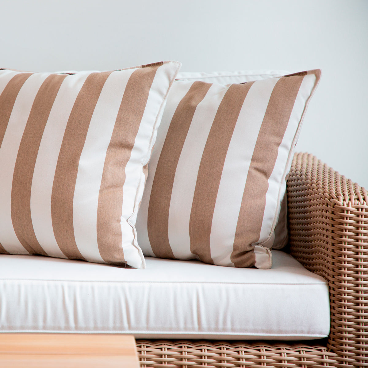 50X50 Exterior cushion | A680 Beige & White
